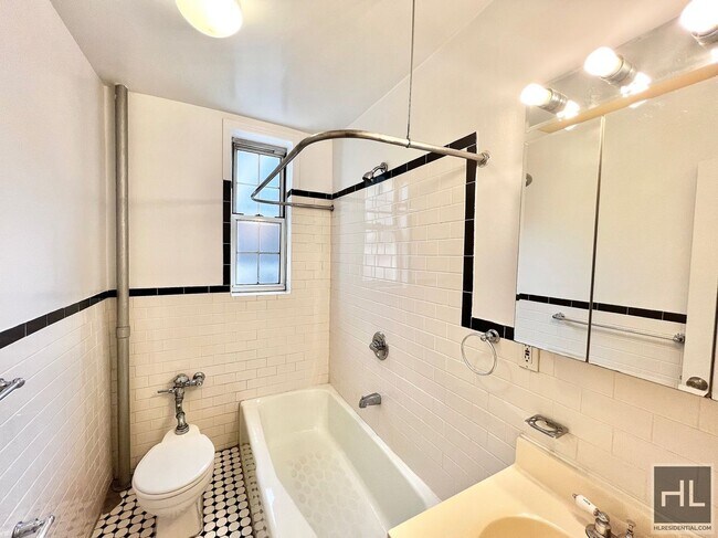 Photo - WEST 13 STREET Unit 59