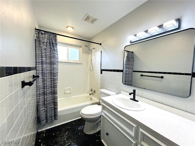 Building Photo - 424 Lee Rd