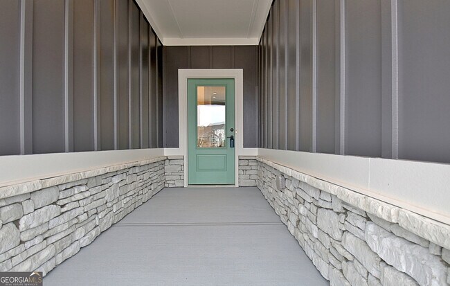 Photo - 190 Redhaven Dr