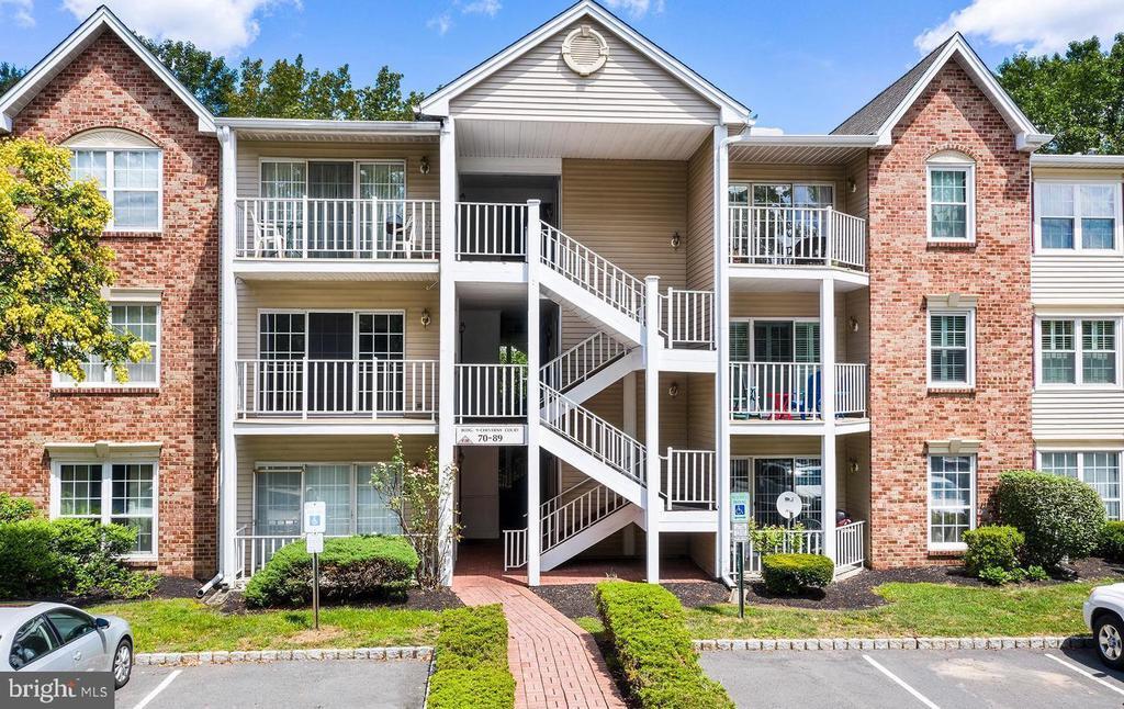 Photo - 74 Cheverny Ct