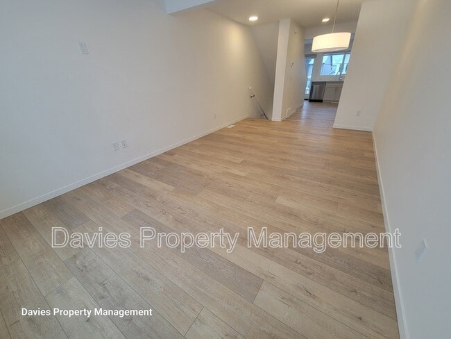 Photo - 1209 Keswick Dr SW