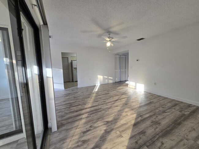 Photo - 9418 Nakoma Way