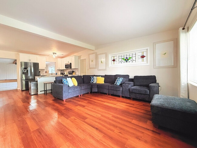 Photo - 904 15th St NE Unidad SI FL1-ID1520445P