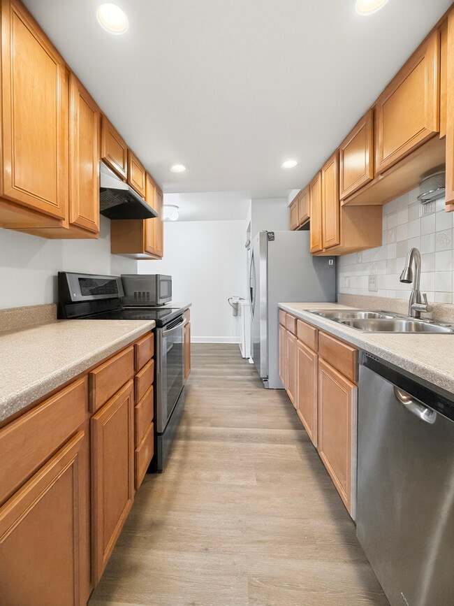 Photo - 6340 Americana Dr Unit 210