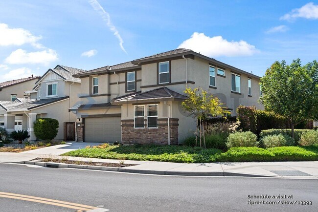 Photo - 194 Wooley Creek Way