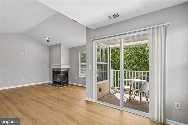 Photo - 5612 Willoughby Newton Dr Unit 37