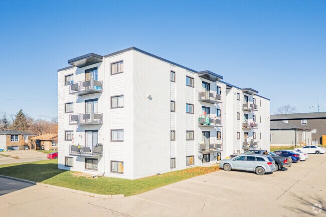 Photo - 195-210 5th Ave