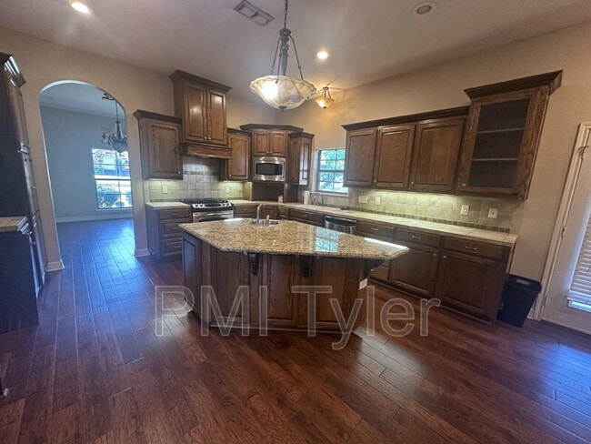Photo - 2 Baylee Dr