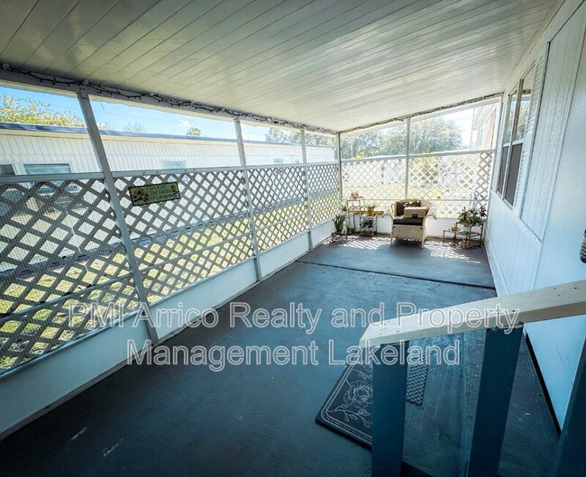 Photo - 753 W Main St