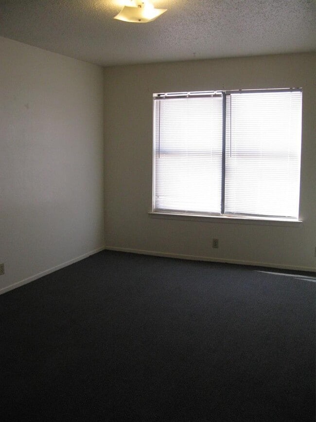 Photo - 410 SE 6th St