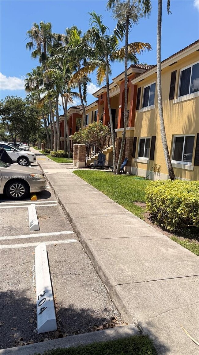 Photo - 990 NE 33rd Terrace Unidad 104