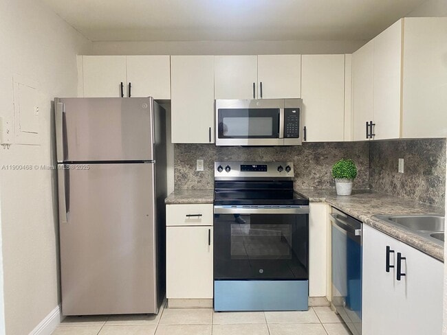 Photo - 4235 N University Dr Unit 310
