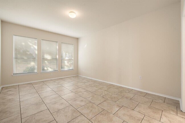 Photo - 119 Portsmouth Dr