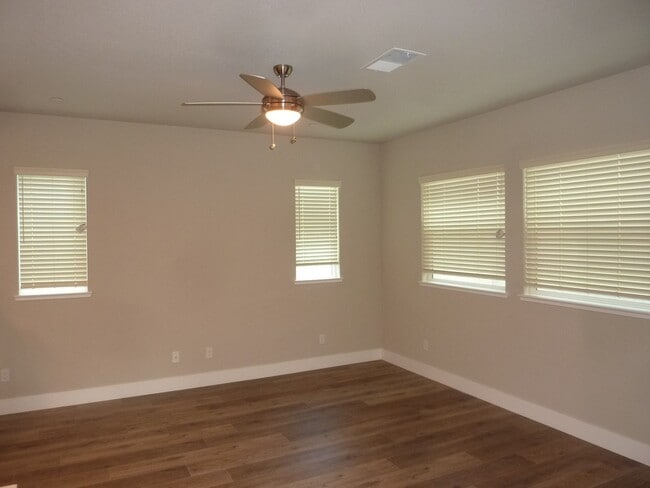 Photo - Spacious 3-Bed, 2.5-Bath Home in Tahoe Par...