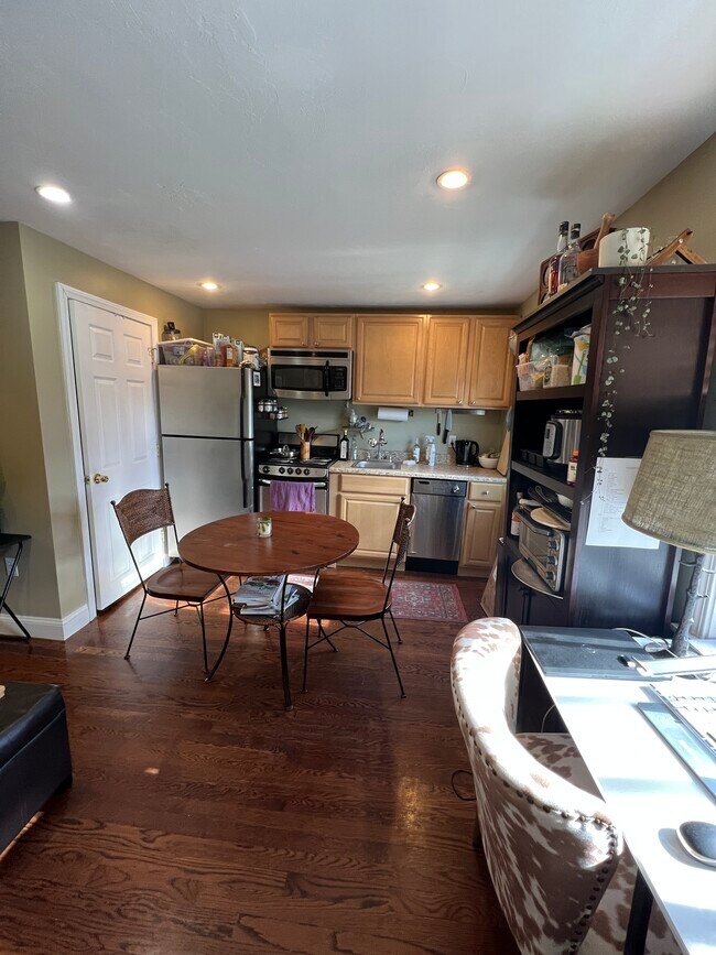 Photo - 735 Somerville Ave