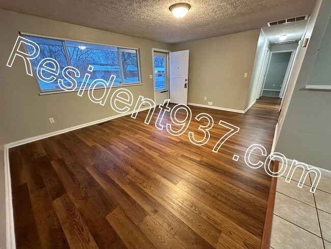 Photo - 3 Bed 2 bath Home