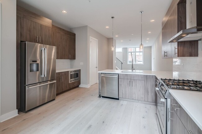 Building Photo - Northern Liberties Townhome with Parking