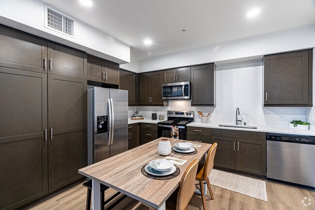2BR, 2BA - 972SF