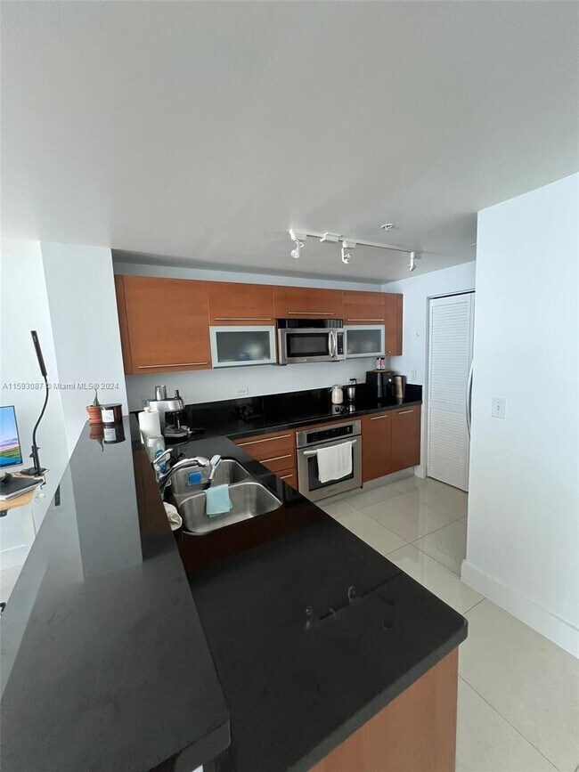 Photo - 253 NE 2nd St