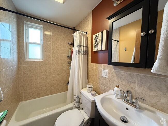 Building Photo - 295 Allston St Unit 1 Rental