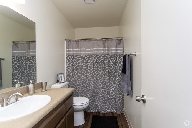 3BR,2BA-970SF