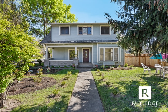 Building Photo - Vintage East Medford Living / Huge Private Front Porch
