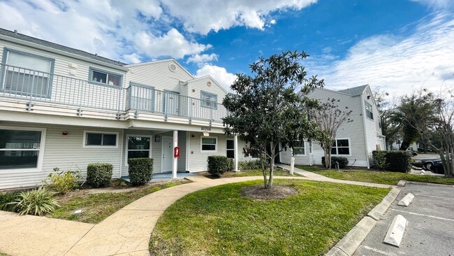 Building Photo - 2536 Woodgate Blvd