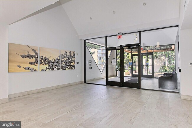 Photo - 1301 N Courthouse Rd Unit 1503