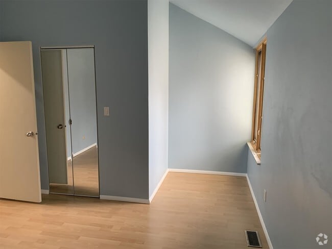 Building Photo - 710 Copeland St Rental