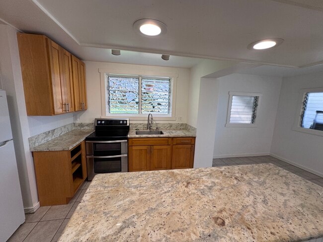 Photo - 1576 Pahulu St