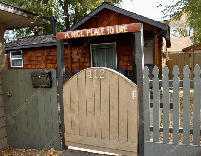 Furnished 1 BR / 1 BA cottage near downtow... Rental House Rental in