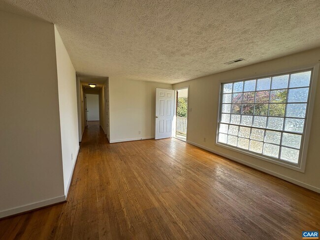 Photo - 1105 River Ct