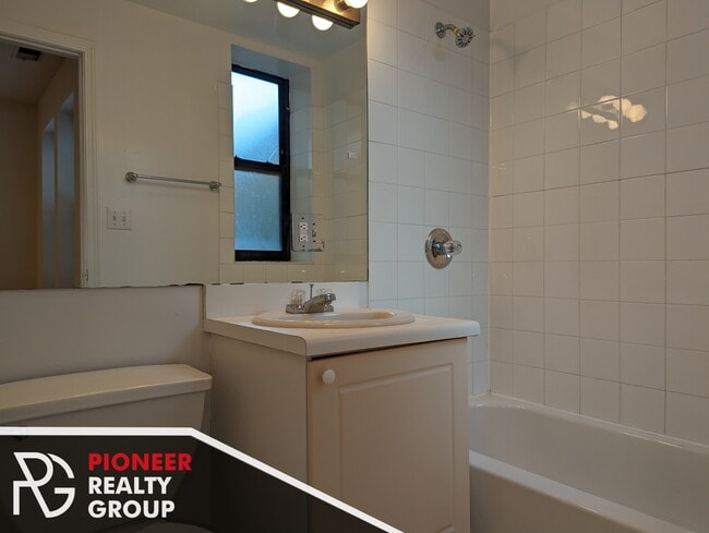 Photo - 914 W Dakin St Unidad 405