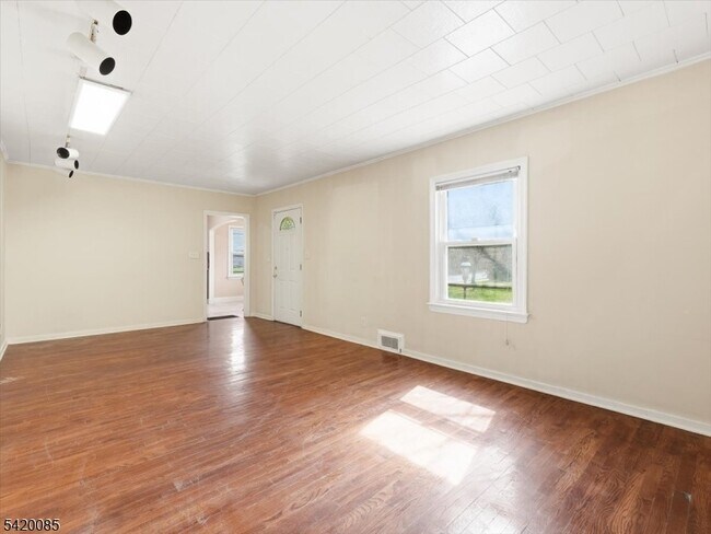 Photo - 95 Sycamore Ave