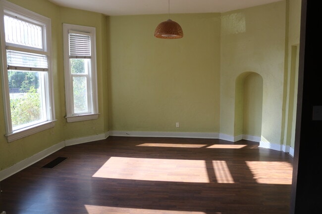 Photo - 1417 S West Temple