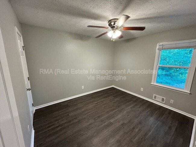 Photo - 12b Lisa Ln