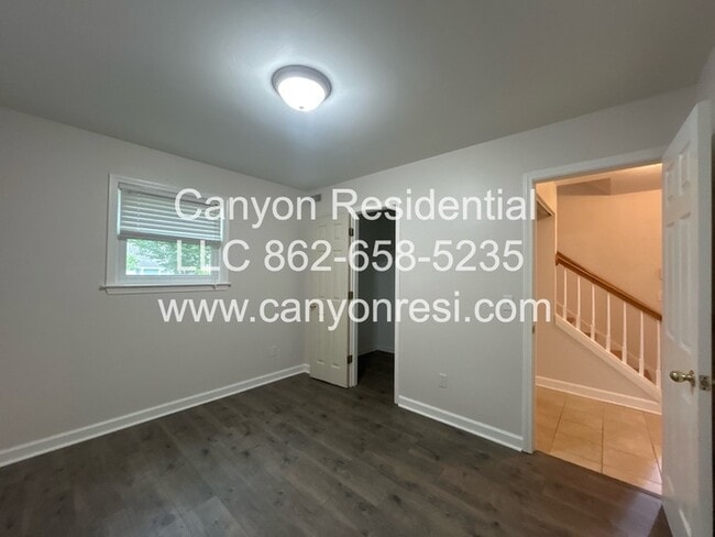 Photo - 211 Brently Woods Dr