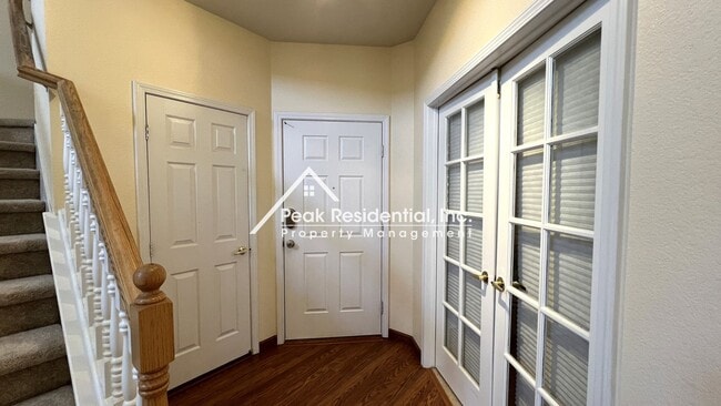 Photo - Very Nice 4bd/3ba Roseville House With 2 Car Garage And Pool!