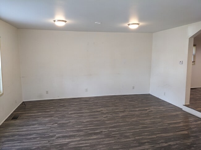 Photo - 102 Catherine St