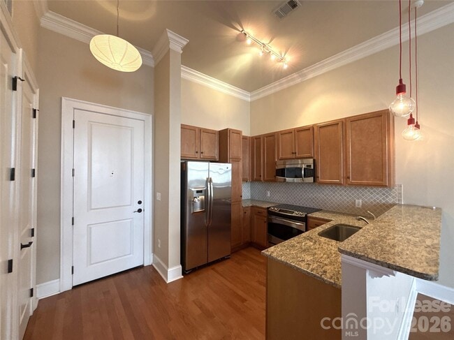 Photo - 2810 Selwyn Ave Unit 425