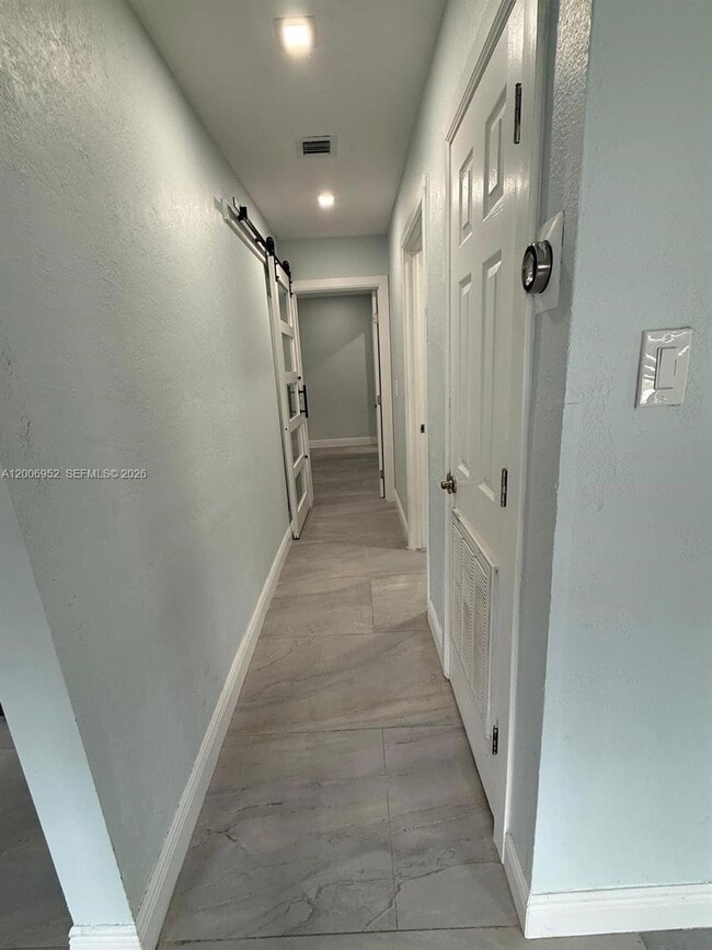 Photo - 423 NW 32nd Pl