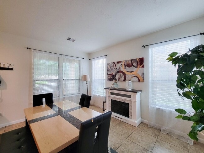 Building Photo - 5046 Longlane Dr