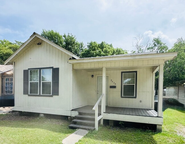 Photo - 2930 Hiawatha St