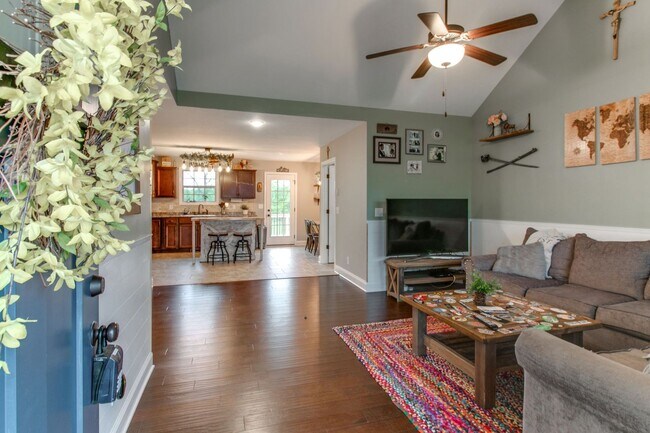 Photo - 115 Grassmire Dr