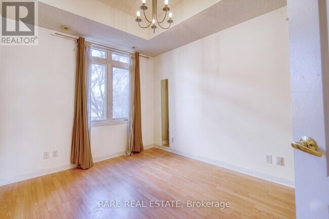 Photo - 70 Carr St Unit TH05