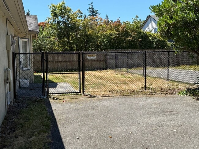 Photo - Charming No-Stairs Rambler – Move-In Ready & Minutes from Boeing