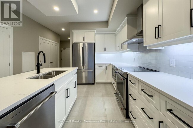 Photo - 71 Wyndham St S Unit 209