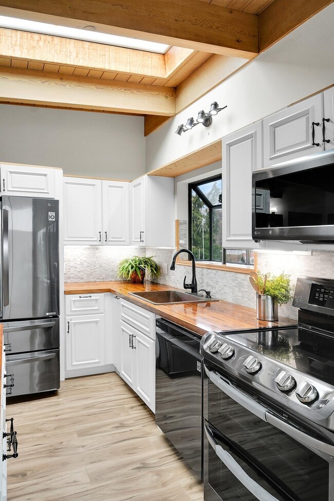 Photo - 8240 S 114th St