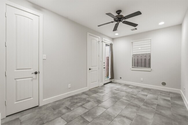 Photo - 2441 Charleston St