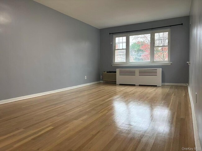 Photo - 207-09 35th Ave